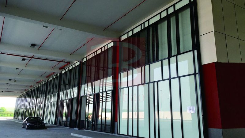 在选择封阳台安装师傅时，首先要了解其专业背景。一个合格的师傅应该具备以下条件：