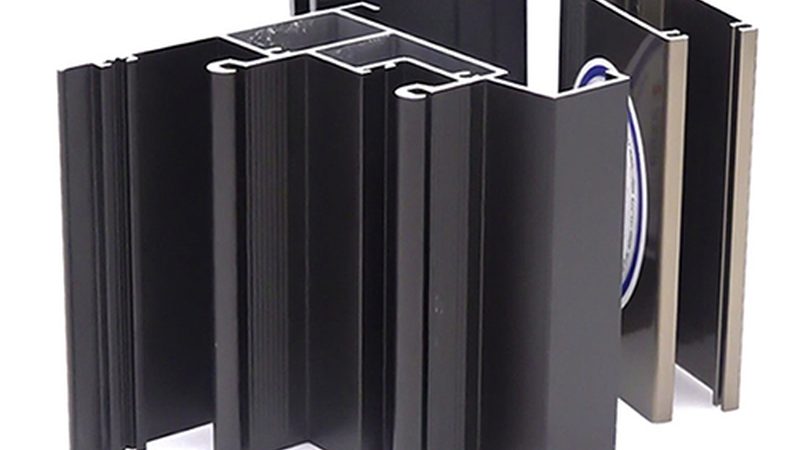 免漆门与烤漆门：耐用性的关键考量**